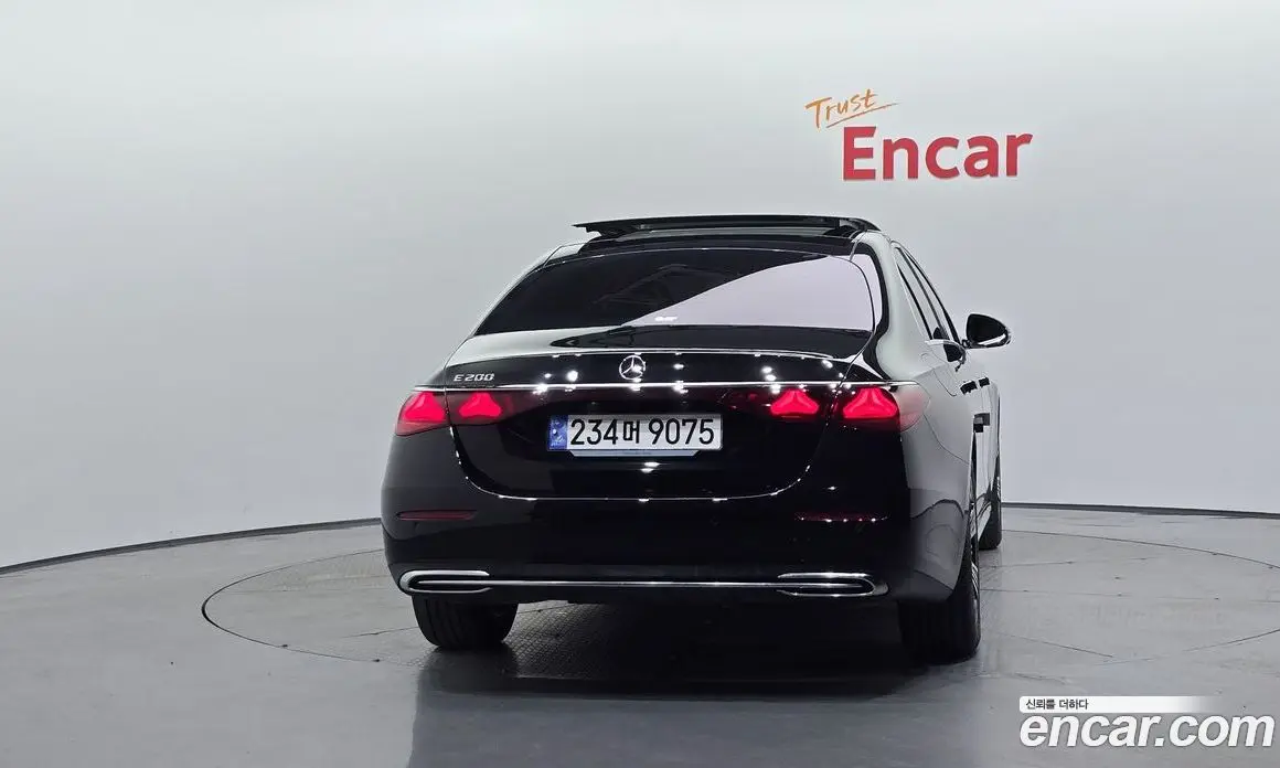 Mercedes-Benz E-Class 2025 2.0 автомат (гидро), фото 4