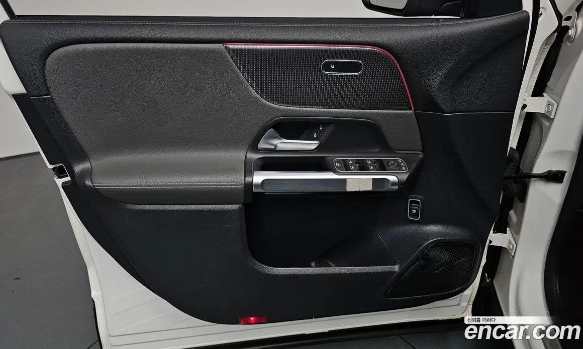 Mercedes-Benz EQB 2022 0.2 автомат (гидро), фото 13