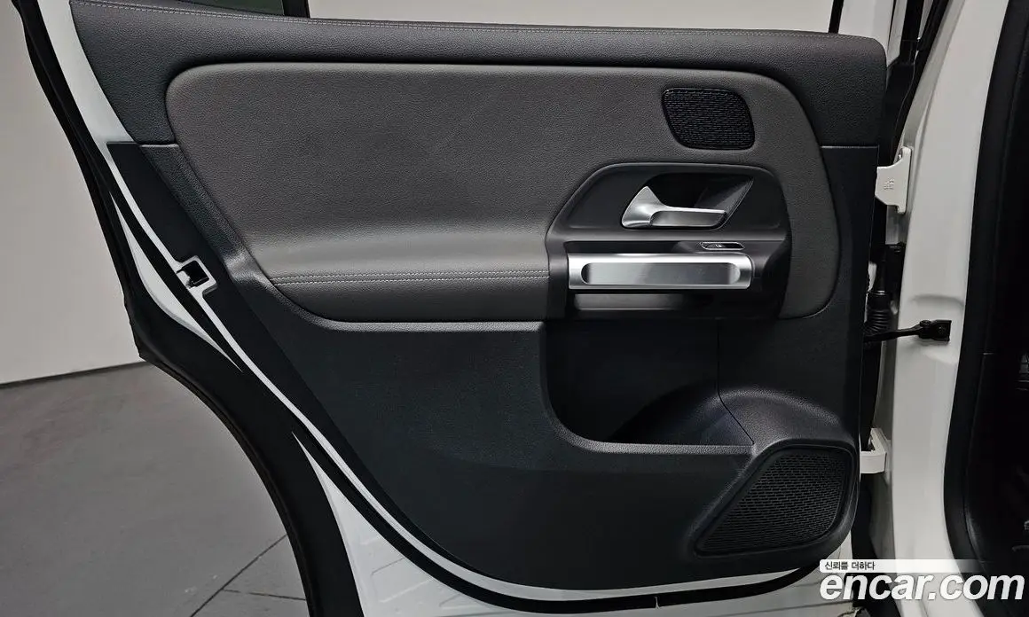 Mercedes-Benz EQB 2022 0.2 автомат (гидро), фото 14