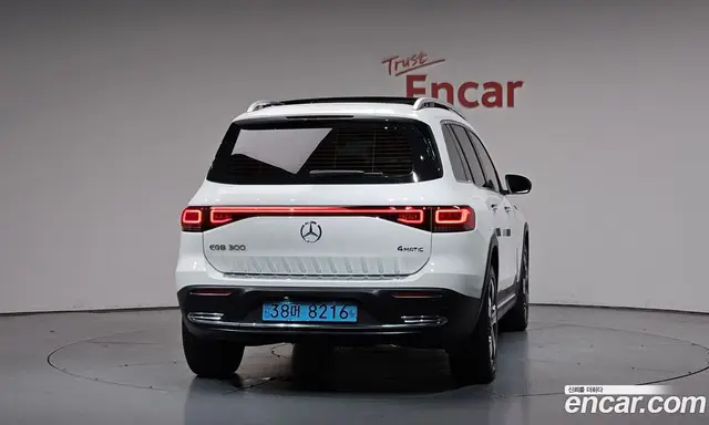 Mercedes-Benz EQB 2022 0.2 автомат (гидро), миниатюра 3