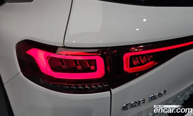 Mercedes-Benz EQB 2022 0.2 автомат (гидро), миниатюра 8