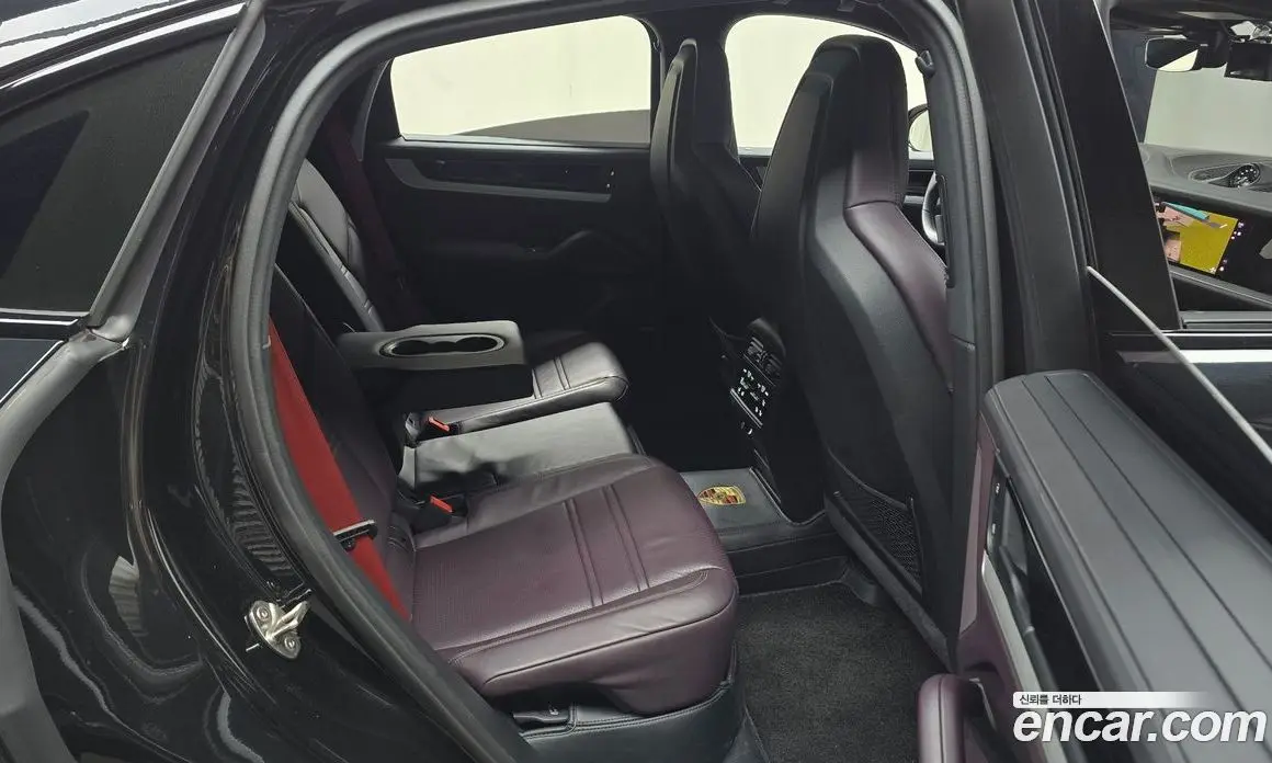 Porsche Cayenne 2024 3.0 автомат (гидро), фото 12