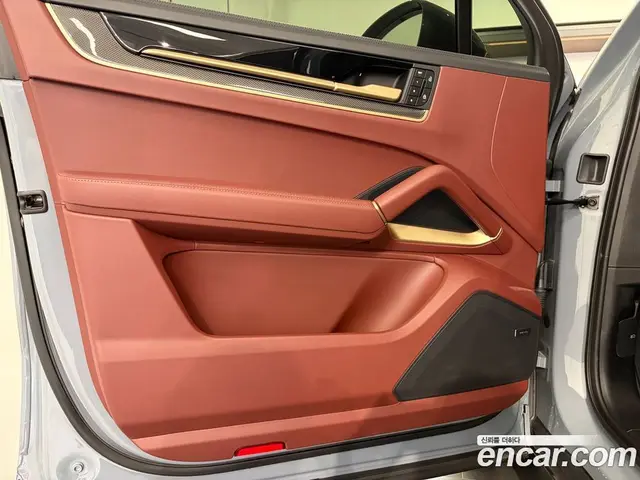 Porsche Cayenne 2025 4.0 автомат (гидро), миниатюра 10