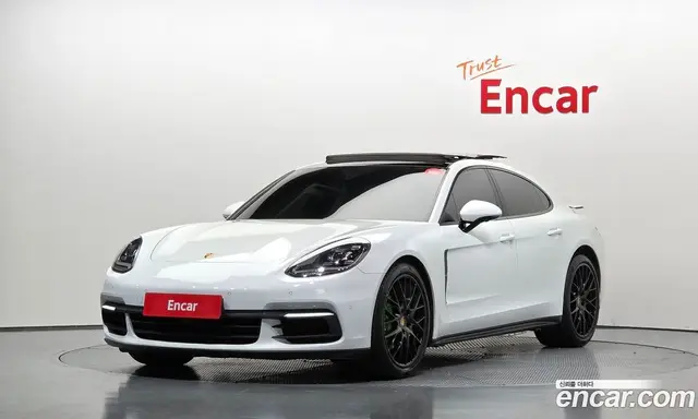 Porsche Panamera 2018 3.0 автомат (гидро), миниатюра 1