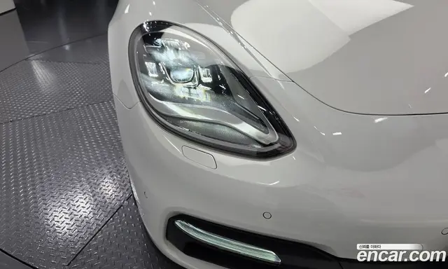 Porsche Panamera 2018 3.0 автомат (гидро), миниатюра 8