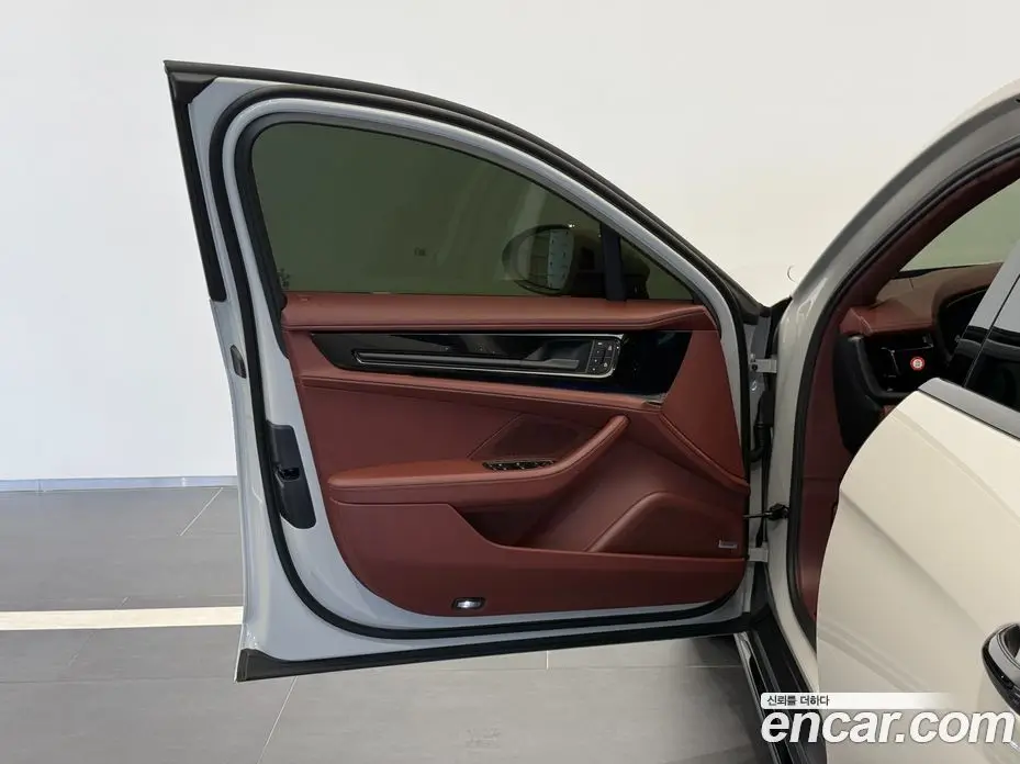 Porsche Panamera 2026 4.0 автомат (гидро), фото 8