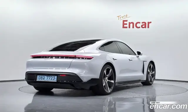 Porsche Taycan 2021 0.1 автомат (гидро), миниатюра 2 Porsche Taycan 2021 0.1 автомат (гидро), миниатюра 2