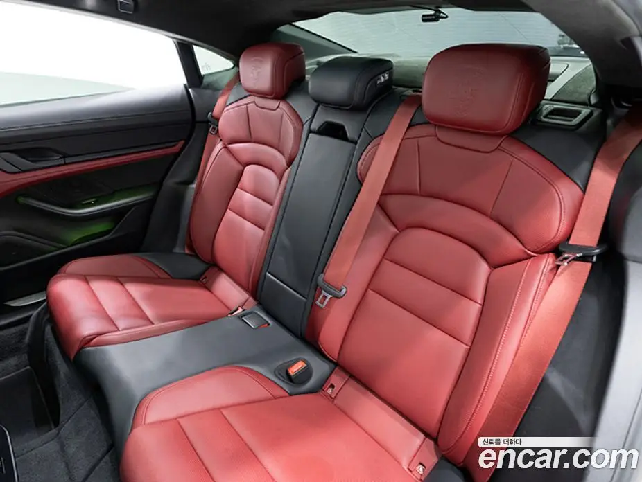 Porsche Taycan 2024 0.1 автомат (гидро), фото 17