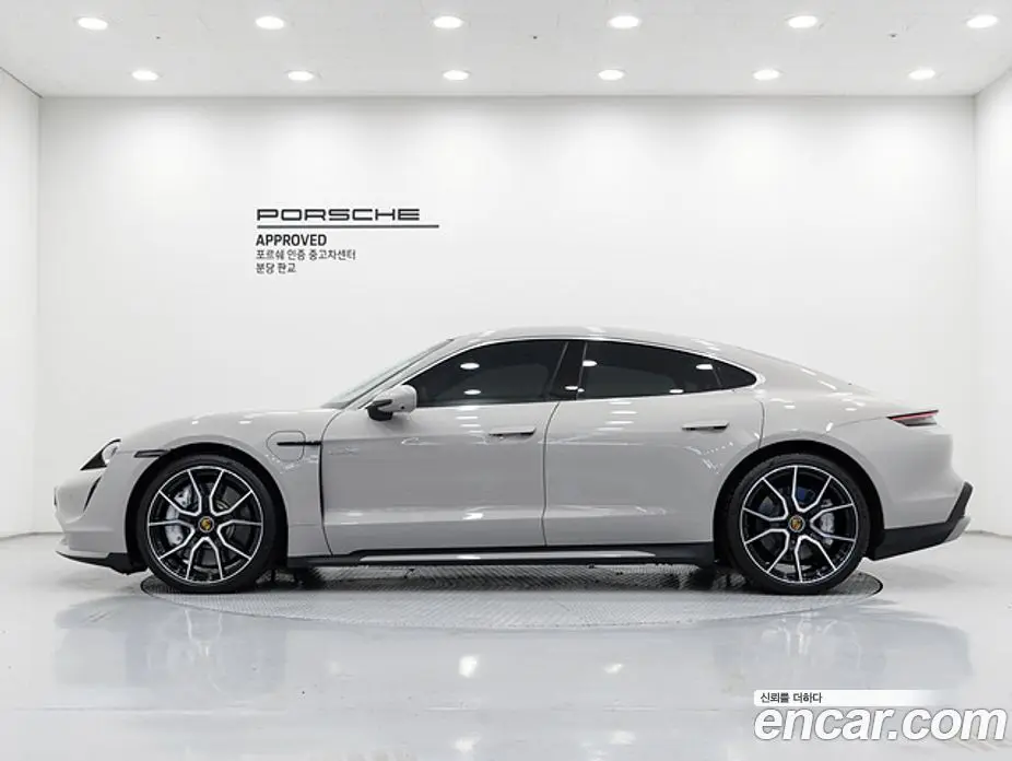 Porsche Taycan 2024 0.1 автомат (гидро), фото 6
