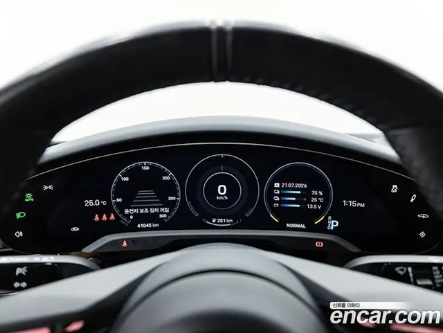 Porsche Taycan 2024 0.1 автомат (гидро), миниатюра 8