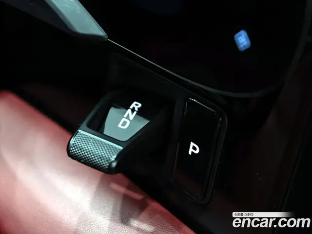 Porsche Taycan 2024 0.1 автомат (гидро), миниатюра 9