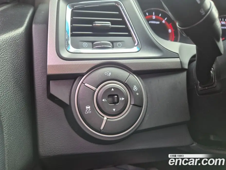 SsangYong Korando 2017 2.2 автомат (гидро), фото 12