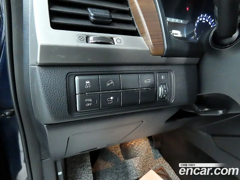 SsangYong Rexton 2018 2.2 автомат (гидро), фото 16