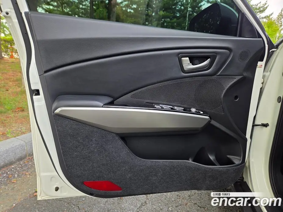 SsangYong TIBOLI 2016 1.6 автомат (гидро), фото 17