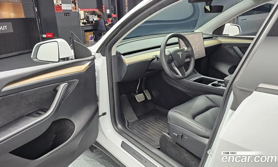 Tesla Model Y 2023 0.2 автомат (гидро), фото 13