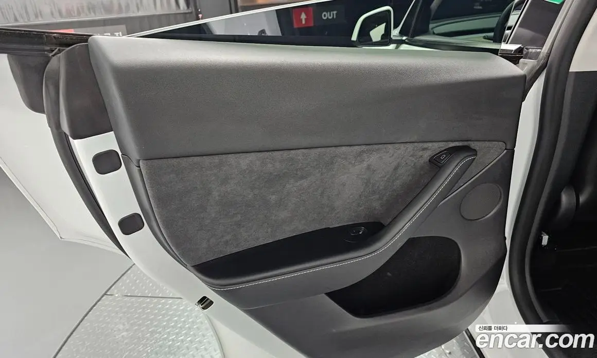Tesla Model Y 2023 0.2 автомат (гидро), фото 15