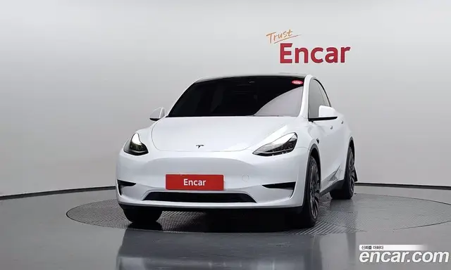 Tesla Model Y 2023 0.2 автомат (гидро), миниатюра 3