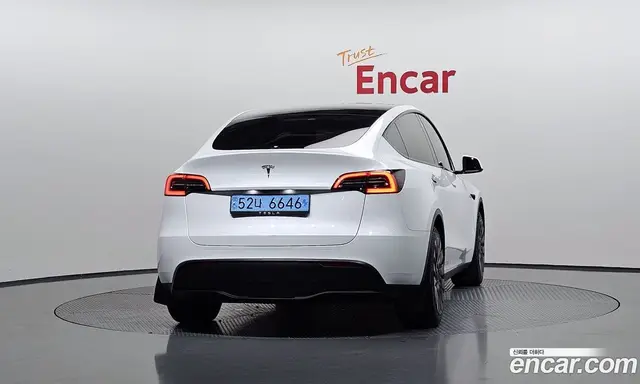 Tesla Model Y 2023 0.2 автомат (гидро), миниатюра 4