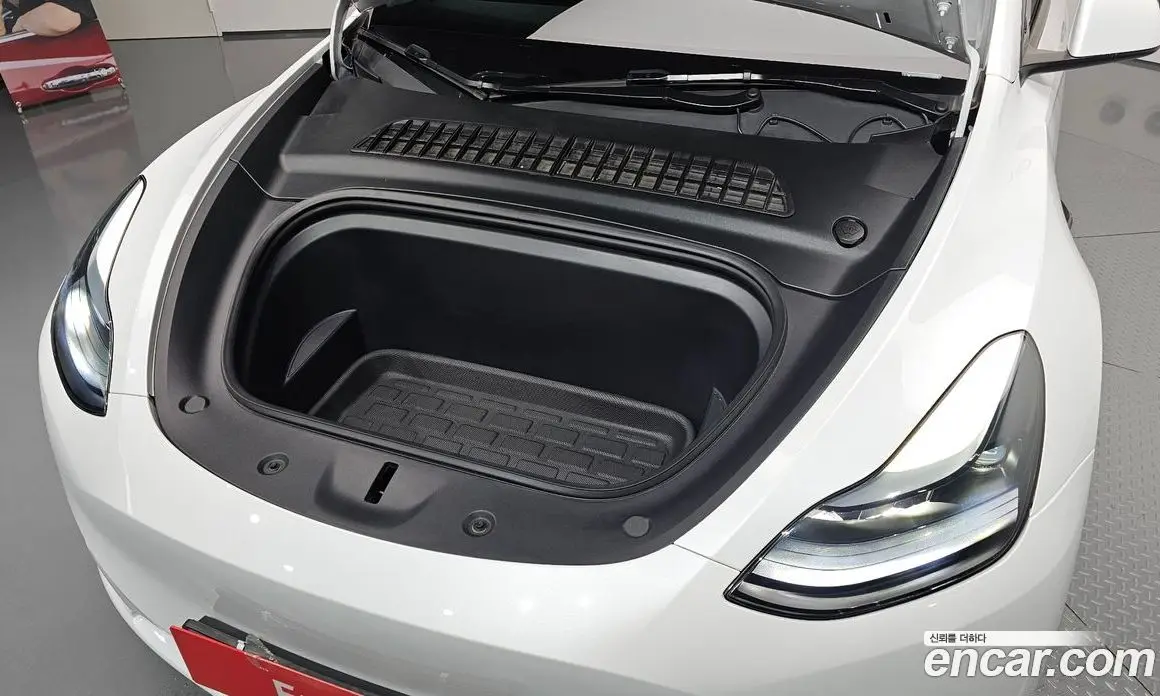 Tesla Model Y 2023 0.2 автомат (гидро), фото 6