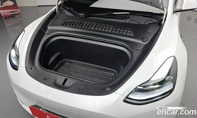 Tesla Model Y 2023 0.2 автомат (гидро), миниатюра 6