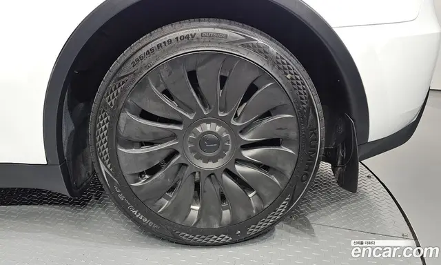 Tesla Model Y 2023 0.2 автомат (гидро), миниатюра 7