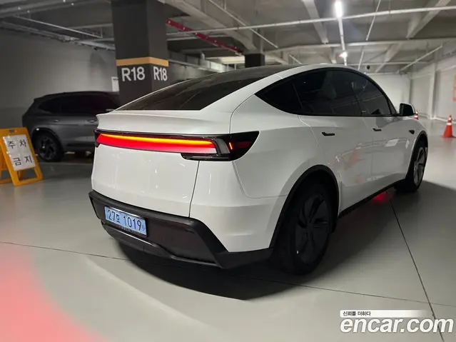Tesla Model Y 2026 0.2 автомат (гидро), миниатюра 5