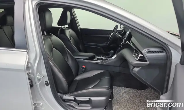 Toyota Camry 2022 2.5 автомат (гидро), миниатюра 11