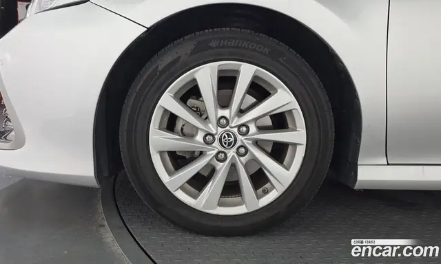 Toyota Camry 2022 2.5 автомат (гидро), миниатюра 5