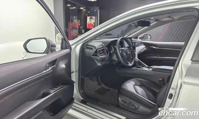 Toyota Camry 2022 2.5 автомат (гидро), миниатюра 10