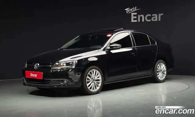 Volkswagen Jetta 2012 2.0 автомат (гидро), миниатюра 1