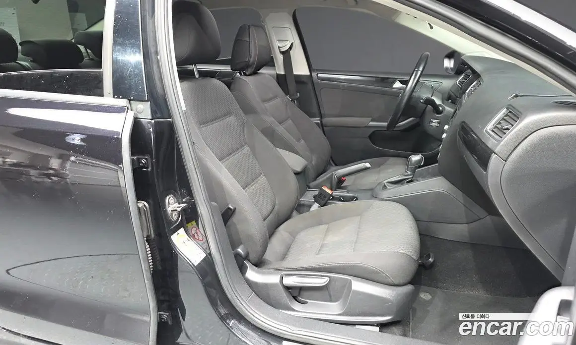 Volkswagen Jetta 2012 2.0 автомат (гидро), фото 11