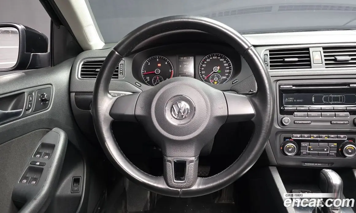 Volkswagen Jetta 2012 2.0 автомат (гидро), фото 13