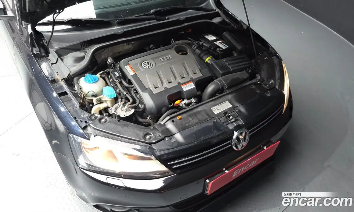 Volkswagen Jetta 2012 2.0 автомат (гидро), фото 6