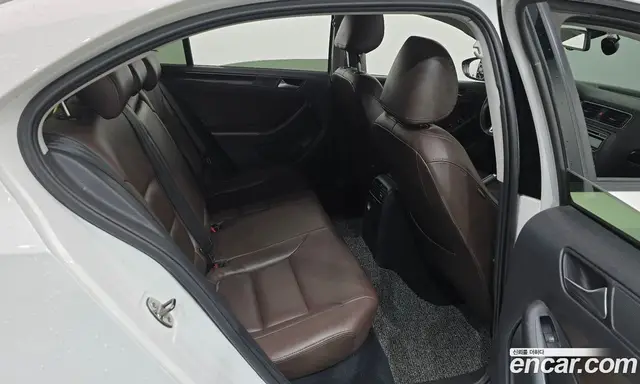 Volkswagen Jetta 2012 2.0 автомат (гидро), миниатюра 11