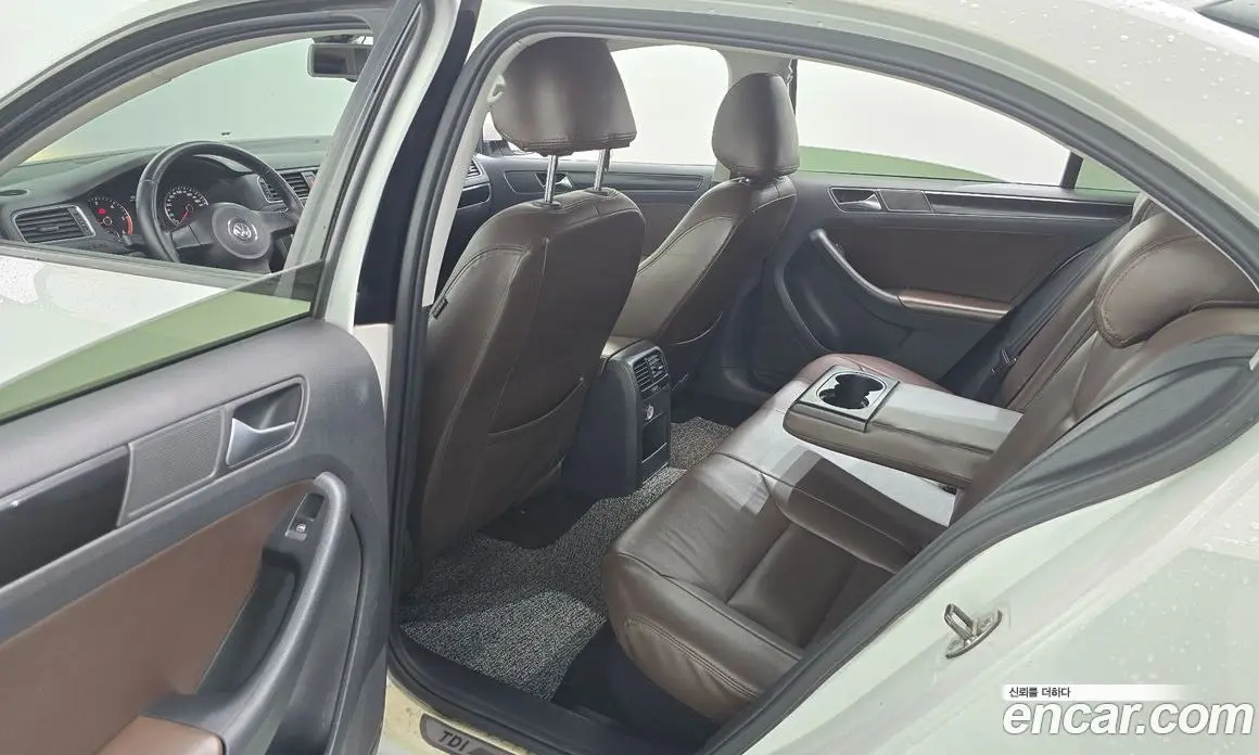 Volkswagen Jetta 2012 2.0 автомат (гидро), фото 12