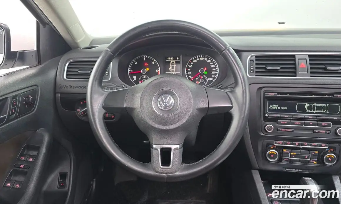Volkswagen Jetta 2012 2.0 автомат (гидро), фото 14