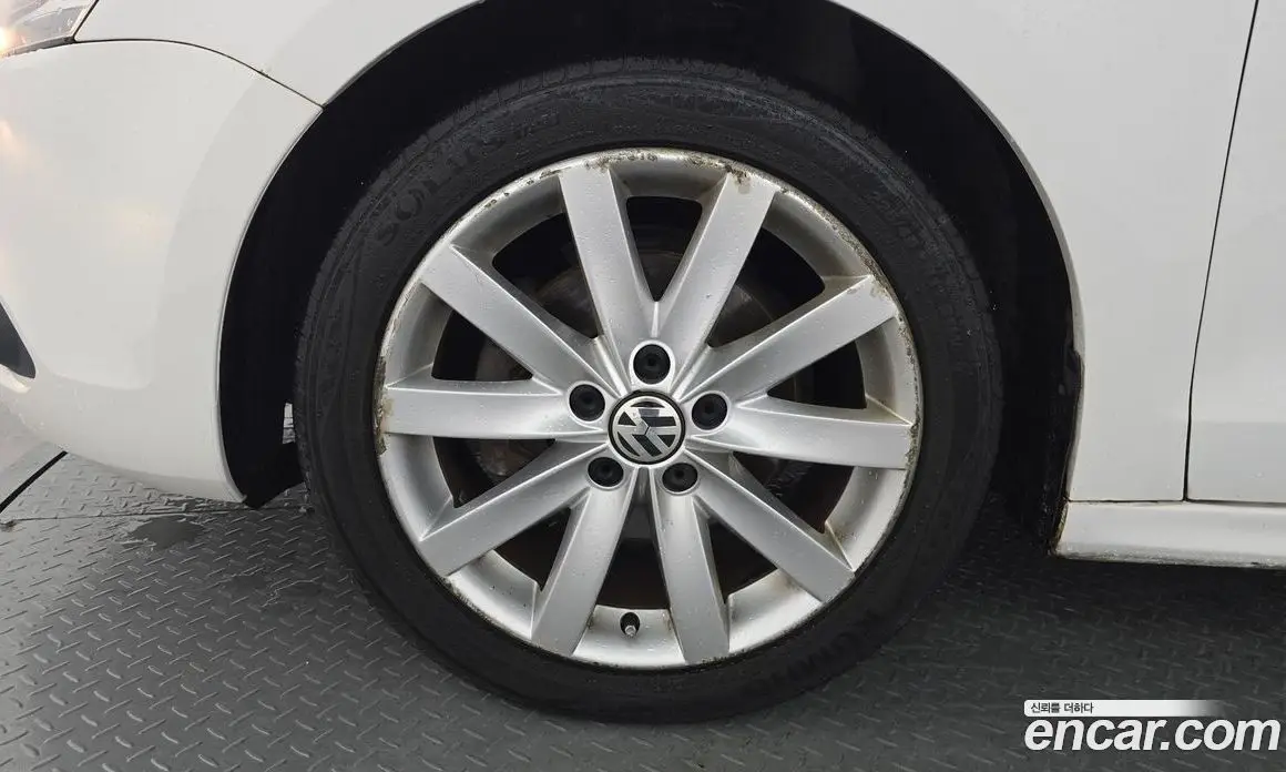 Volkswagen Jetta 2012 2.0 автомат (гидро), фото 5