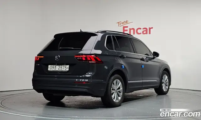 Volkswagen Tiguan 2018 2.0 автомат (гидро), миниатюра 2