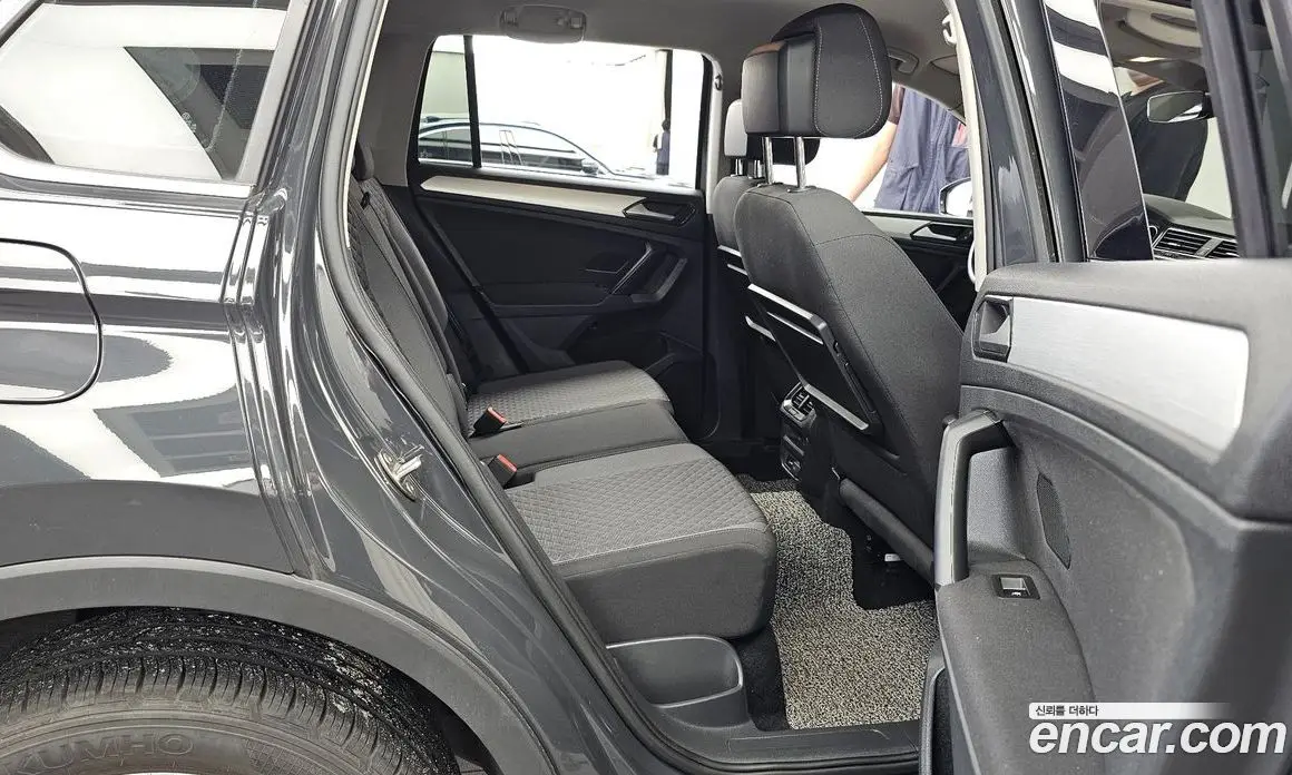Volkswagen Tiguan 2018 2.0 автомат (гидро), фото 18