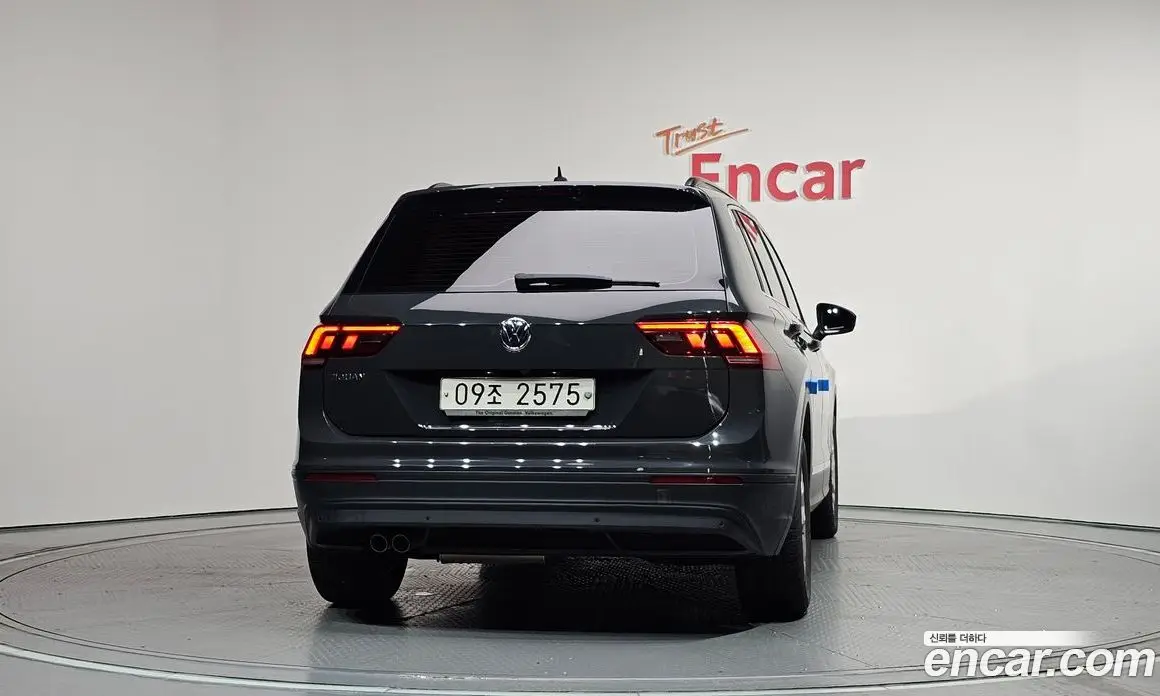 Volkswagen Tiguan 2018 2.0 автомат (гидро), фото 4