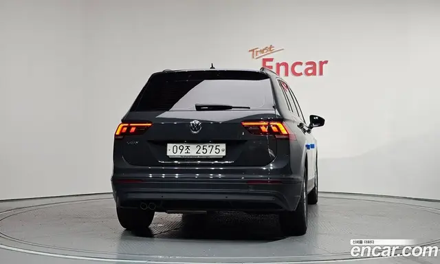 Volkswagen Tiguan 2018 2.0 автомат (гидро), миниатюра 4