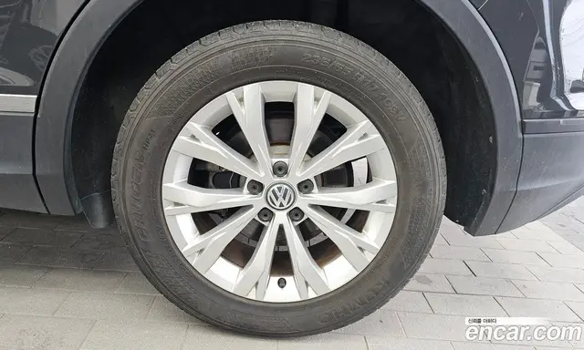 Volkswagen Tiguan 2018 2.0 автомат (гидро), миниатюра 7