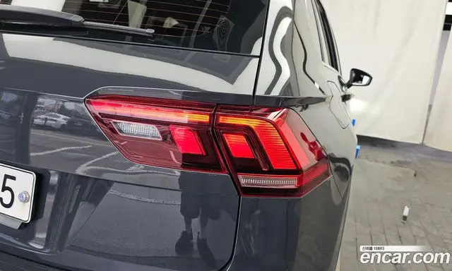 Volkswagen Tiguan 2018 2.0 автомат (гидро), миниатюра 9
