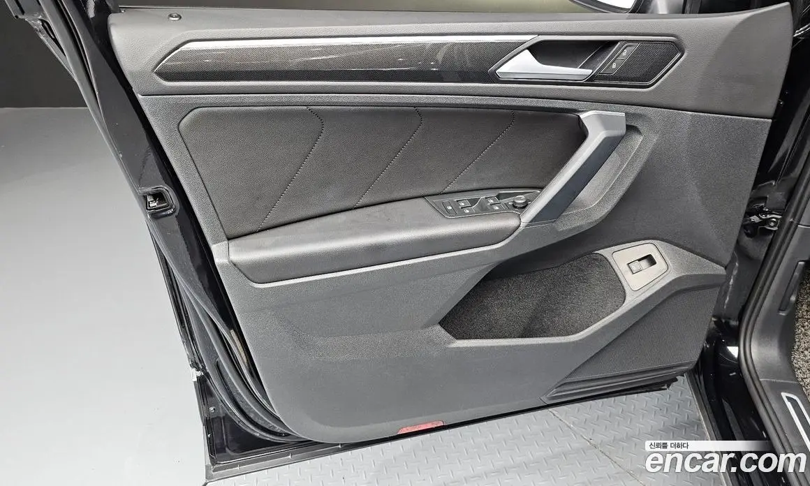 Volkswagen Tiguan 2021 2.0 автомат (гидро), фото 14