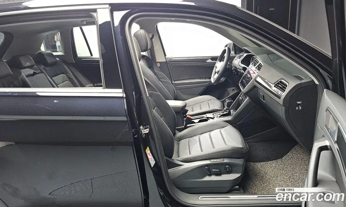 Volkswagen Tiguan 2021 2.0 автомат (гидро), фото 16