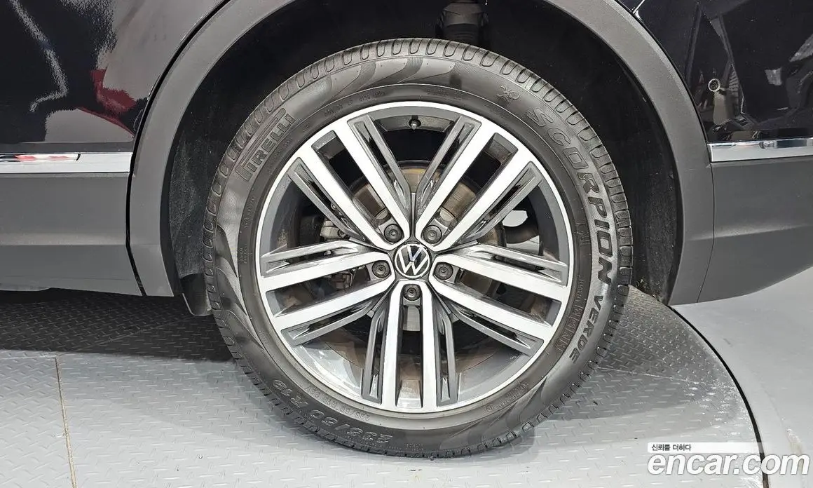 Volkswagen Tiguan 2021 2.0 автомат (гидро), фото 7