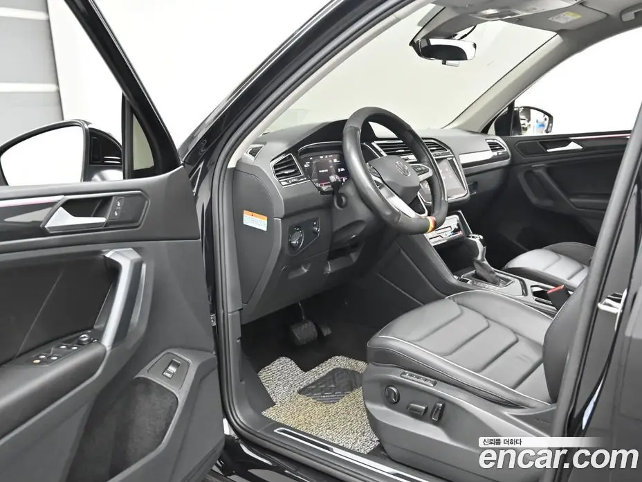 Volkswagen Tiguan 2022 2.0 автомат (гидро), фото 11