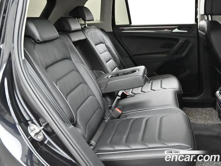 Volkswagen Tiguan 2022 2.0 автомат (гидро), фото 12