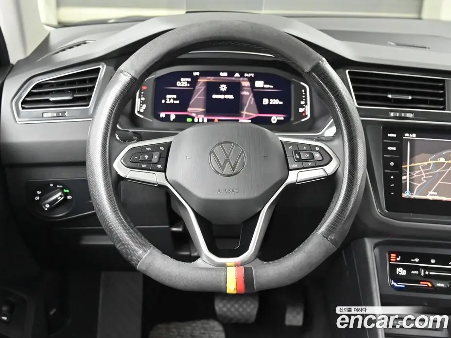 Volkswagen Tiguan 2022 2.0 автомат (гидро), фото 13