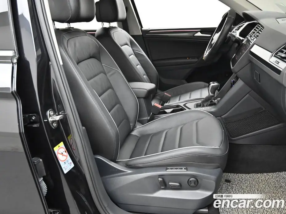 Volkswagen Tiguan 2022 2.0 автомат (гидро), фото 10